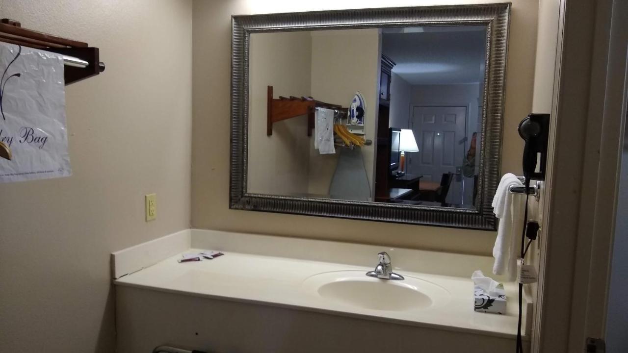 Carom Inn Denham Springs-Batonrouge Esterno foto